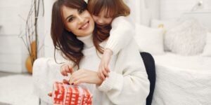 Create Joy with Personalised Mothers Day Gift Hampers for Mum